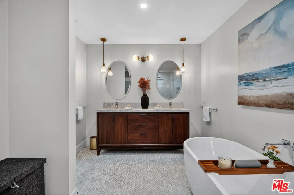 3457 Primera Avenue Los Angeles, CA 90068