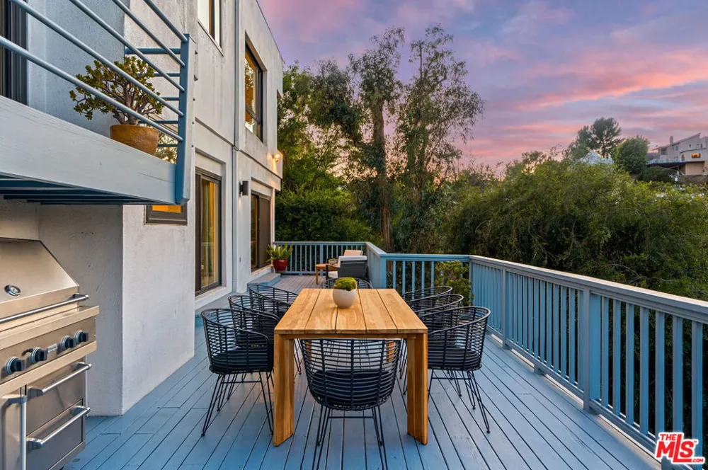 3457 Primera Avenue Los Angeles, CA 90068