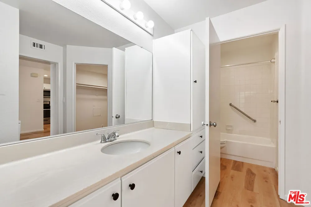 438 E Spruce Avenue #141 Inglewood, CA 90301