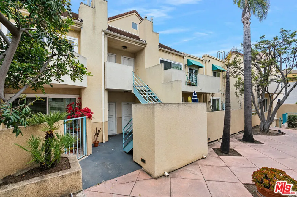438 E Spruce Avenue #141 Inglewood, CA 90301