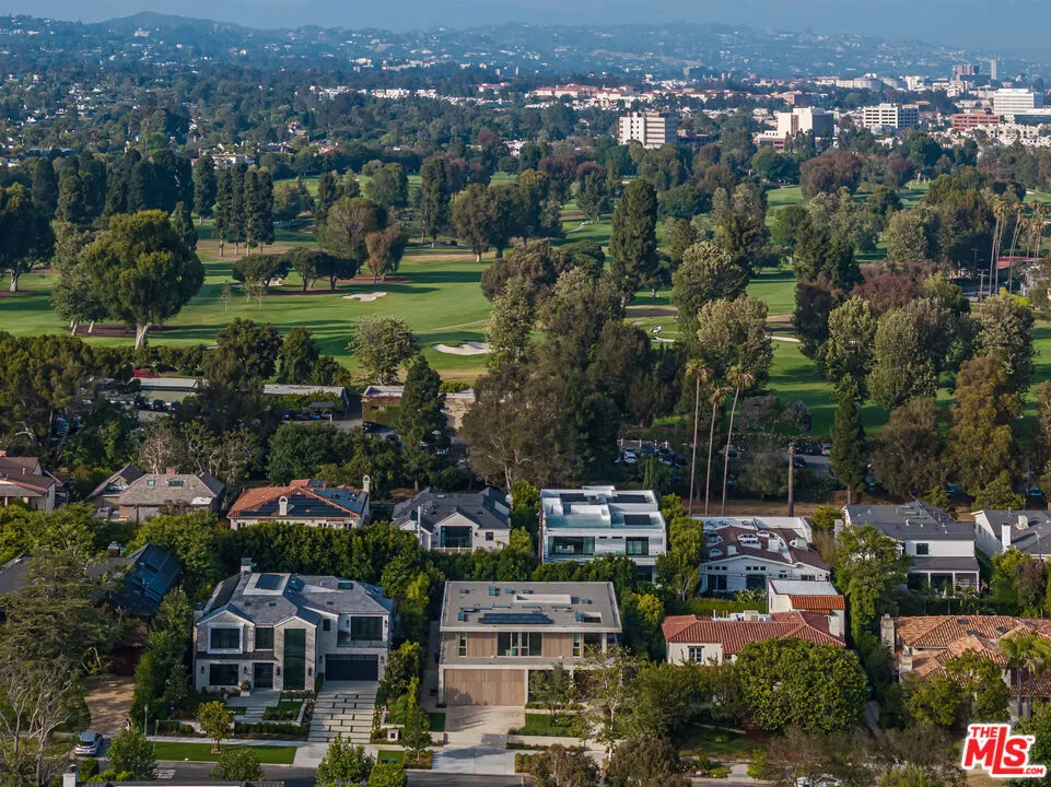 634 Moreno Avenue Los Angeles, CA 90049
