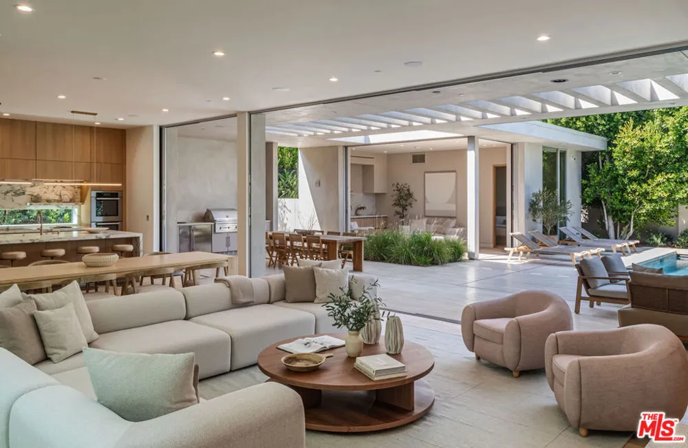 634 Moreno Avenue Los Angeles, CA 90049