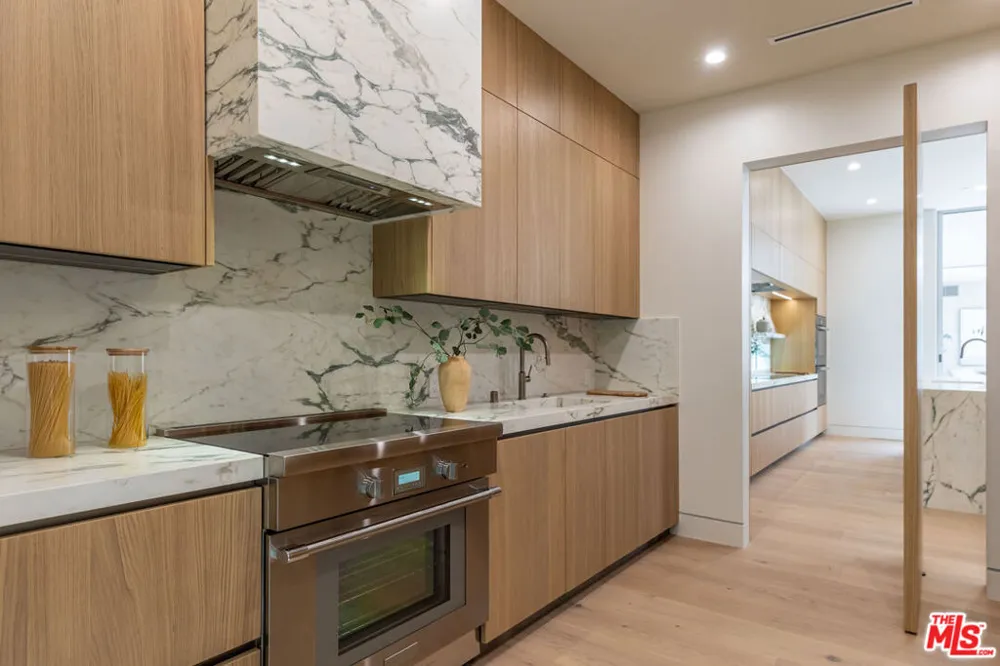 634 Moreno Avenue Los Angeles, CA 90049