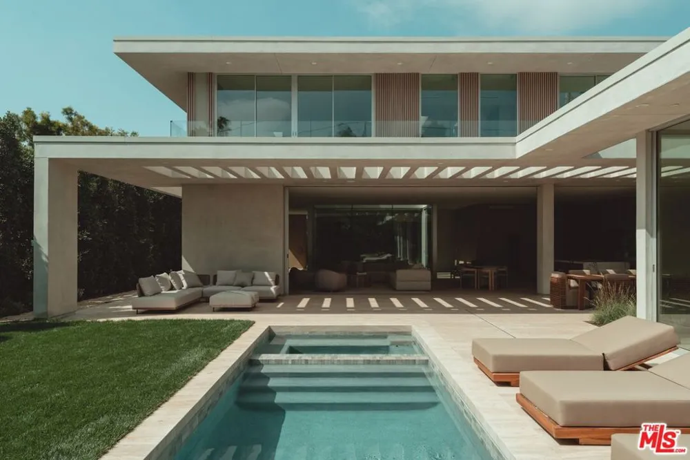 634 Moreno Avenue Los Angeles, CA 90049