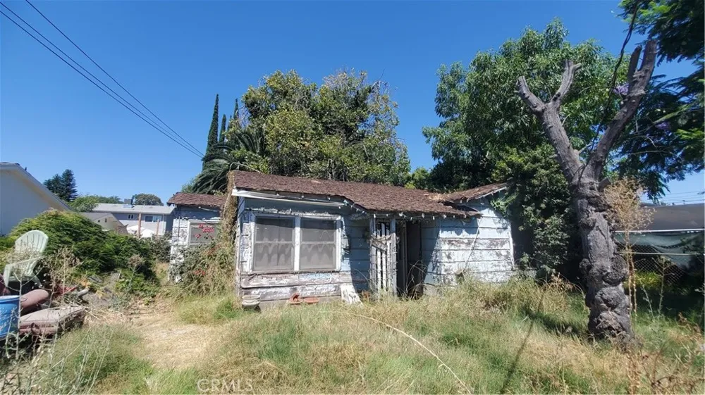 7347 De Soto Los Angeles, CA 91303