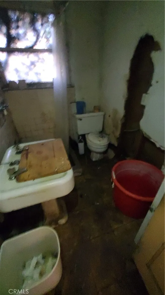 7347 De Soto Los Angeles, CA 91303