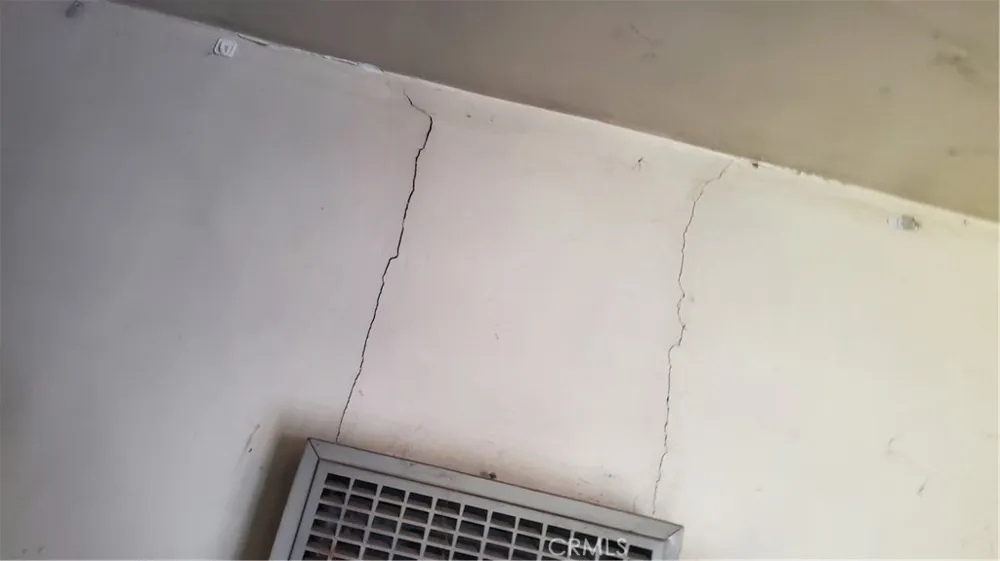 7347 De Soto Los Angeles, CA 91303