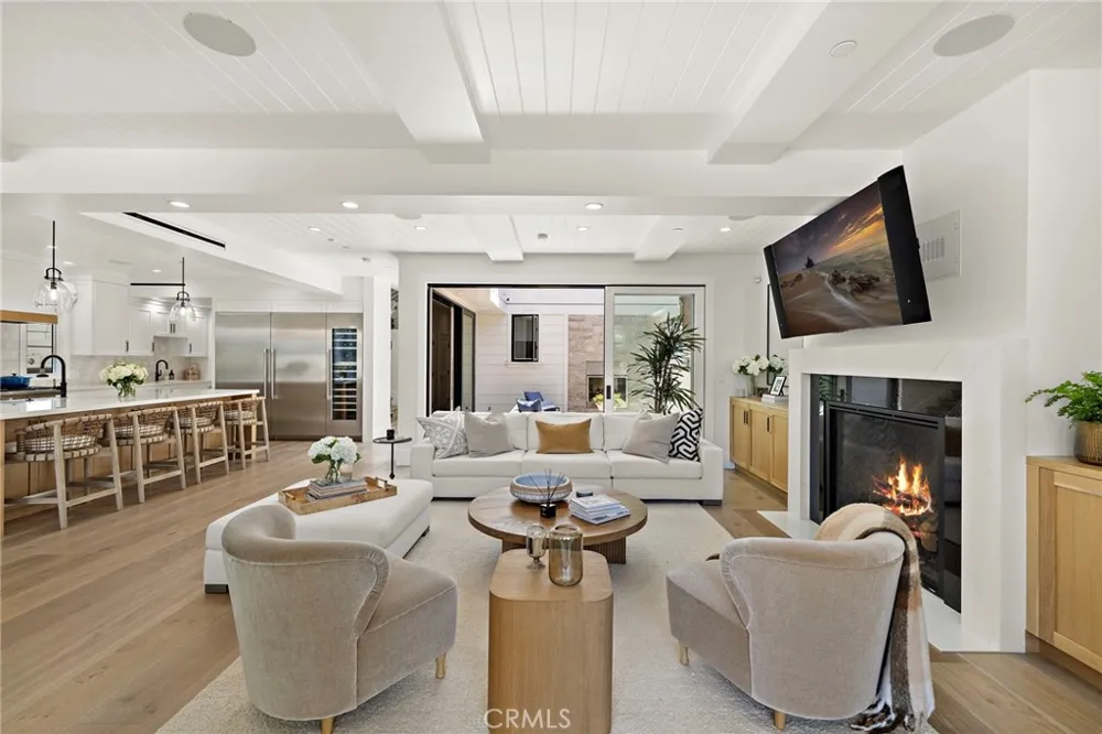 330 Onyx Avenue Newport Beach, CA 92662