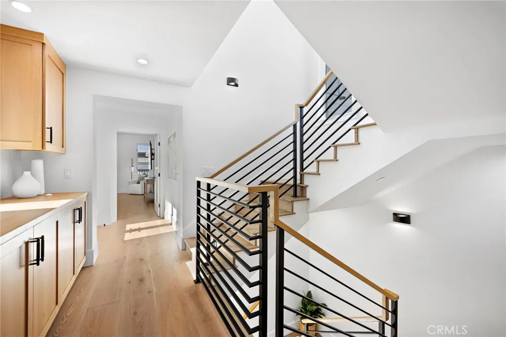 330 Onyx Avenue Newport Beach, CA 92662