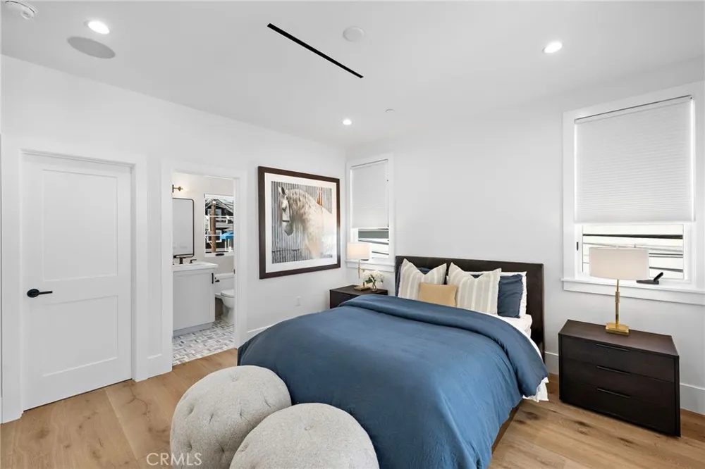 330 Onyx Avenue Newport Beach, CA 92662