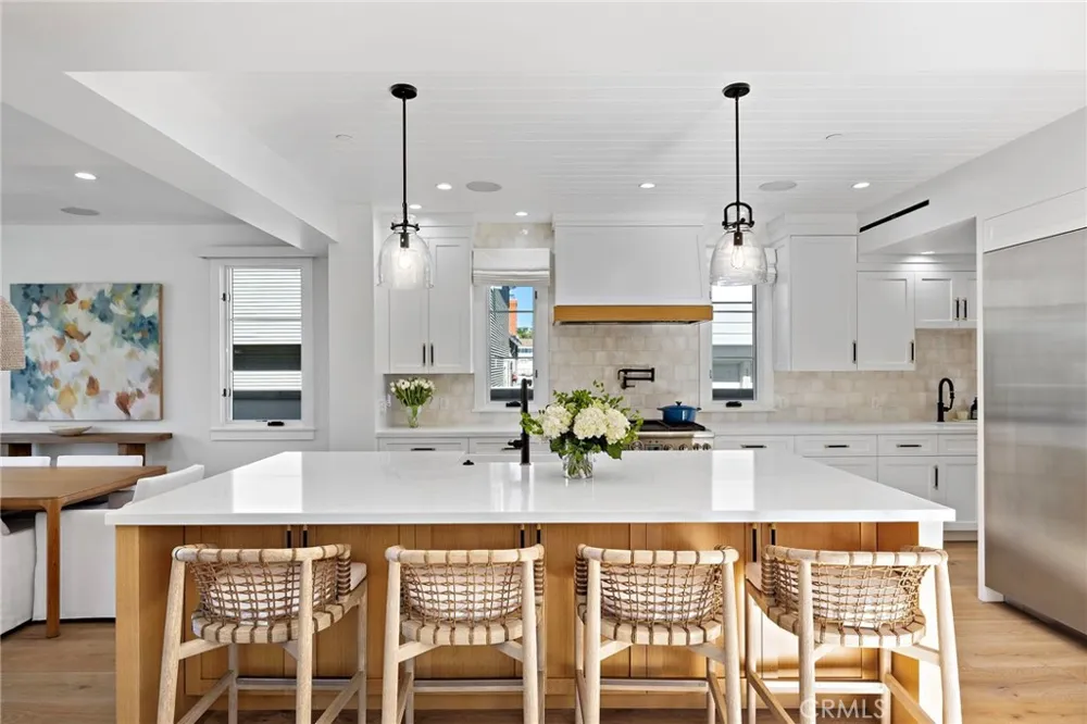 330 Onyx Avenue Newport Beach, CA 92662