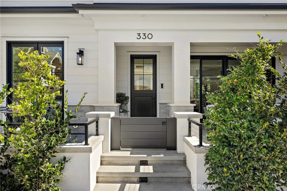 330 Onyx Avenue Newport Beach, CA 92662