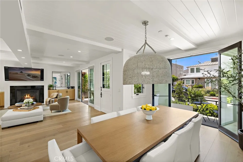 330 Onyx Avenue Newport Beach, CA 92662