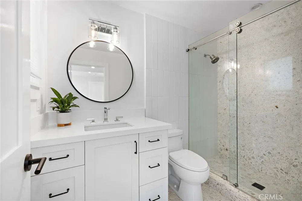 330 Onyx Avenue Newport Beach, CA 92662