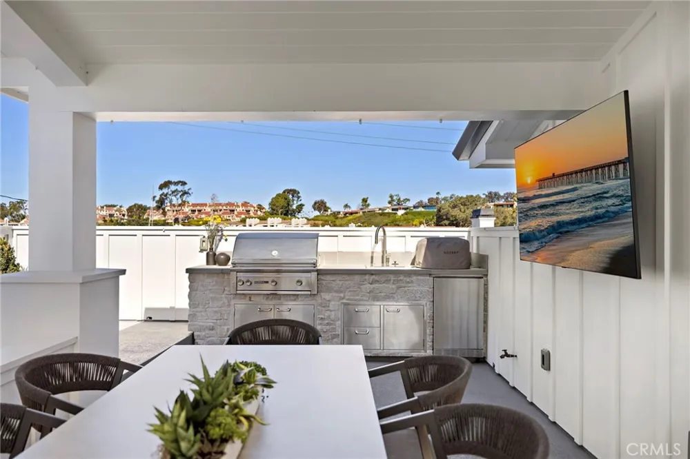 330 Onyx Avenue Newport Beach, CA 92662
