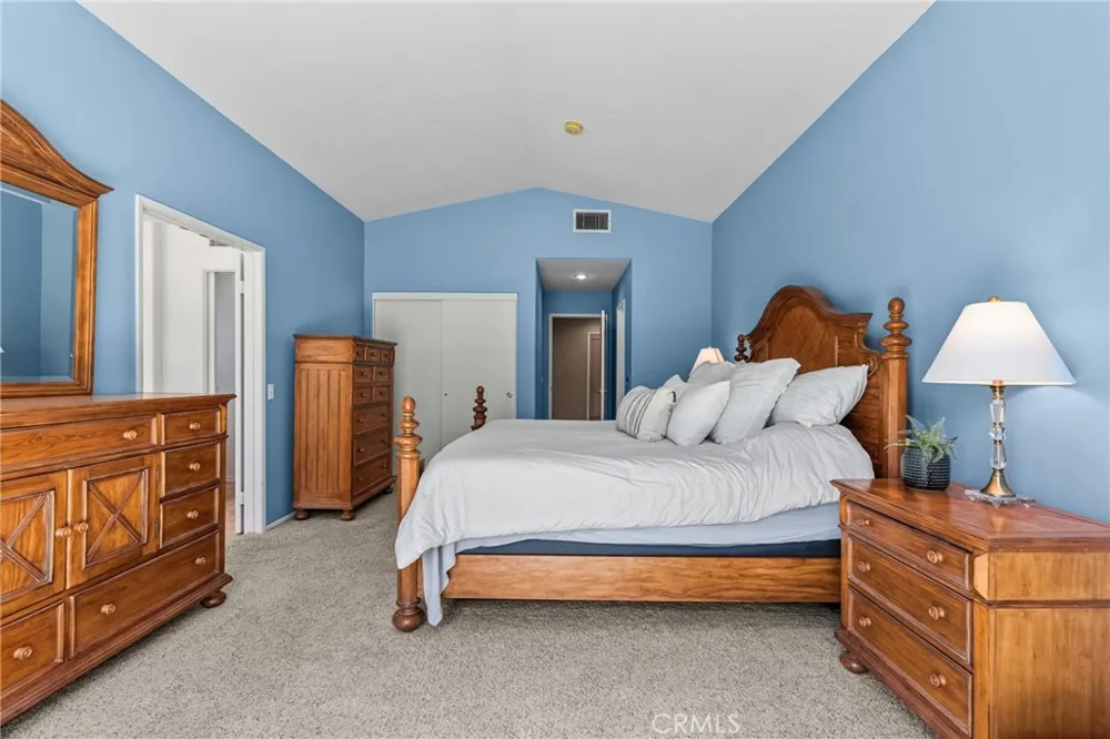 28712 Park Woodland Saugus, CA 91390
