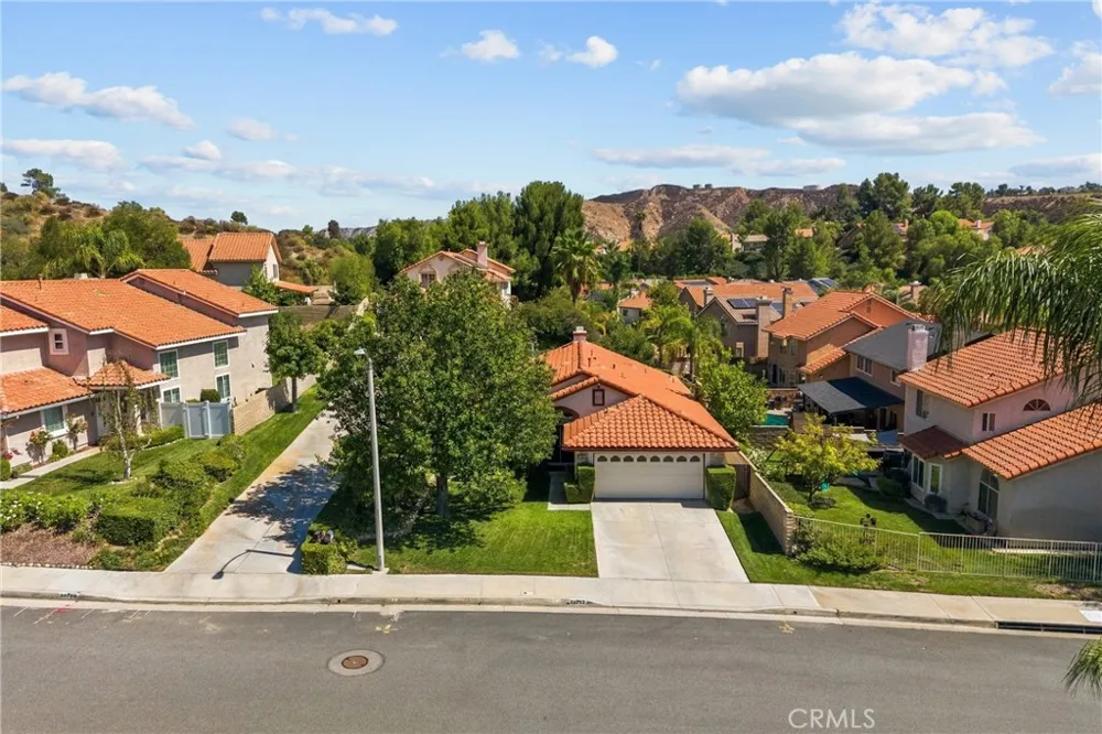 28712 Park Woodland Saugus, CA 91390