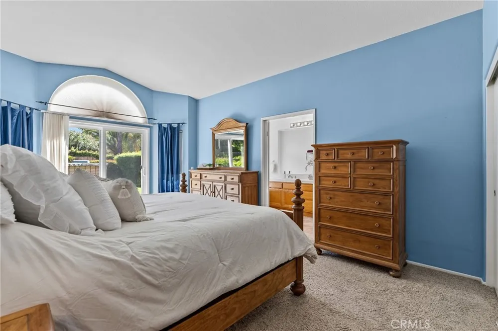 28712 Park Woodland Saugus, CA 91390