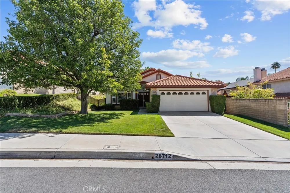 28712 Park Woodland Saugus, CA 91390
