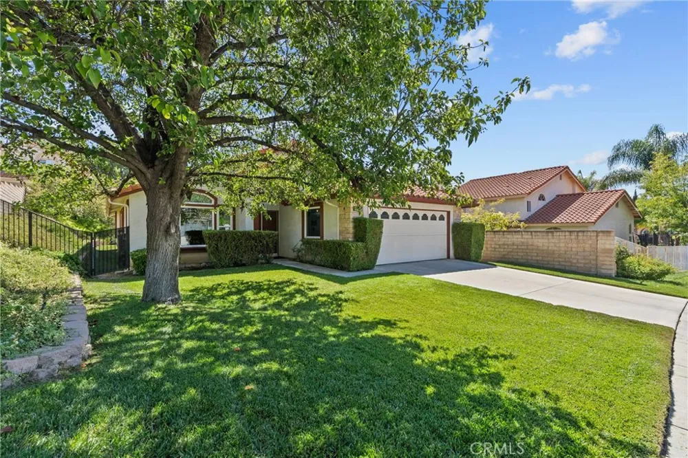 28712 Park Woodland Saugus, CA 91390