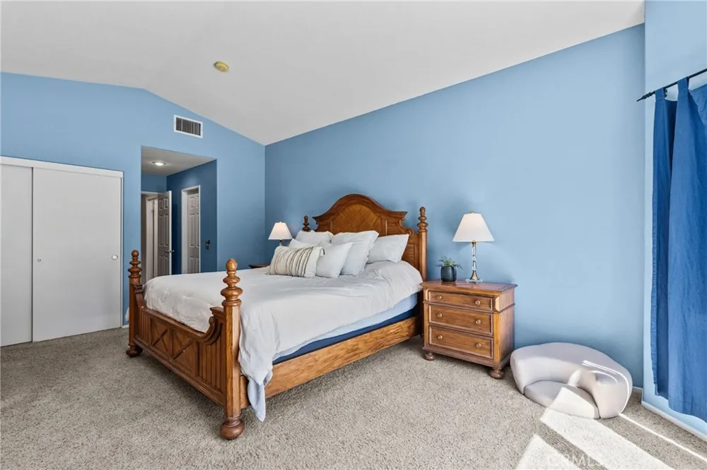 28712 Park Woodland Saugus, CA 91390