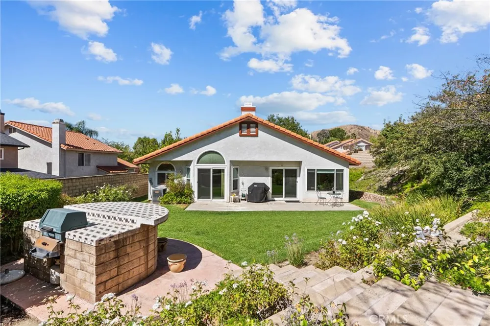 28712 Park Woodland Saugus, CA 91390