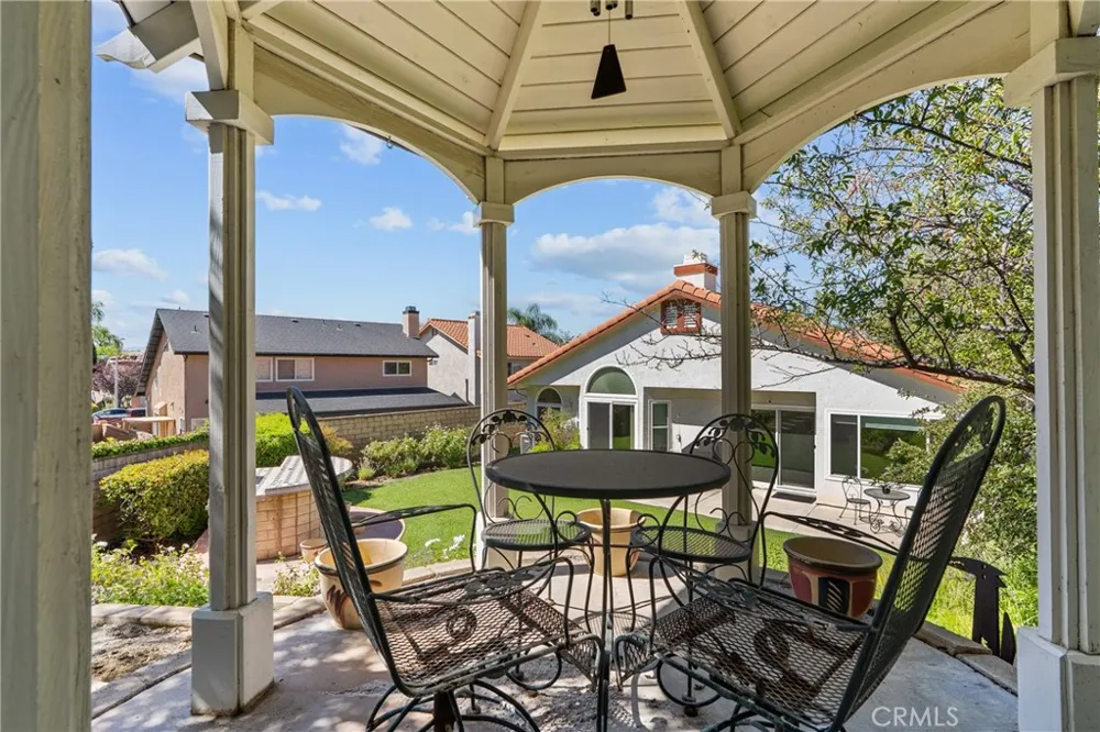 28712 Park Woodland Saugus, CA 91390