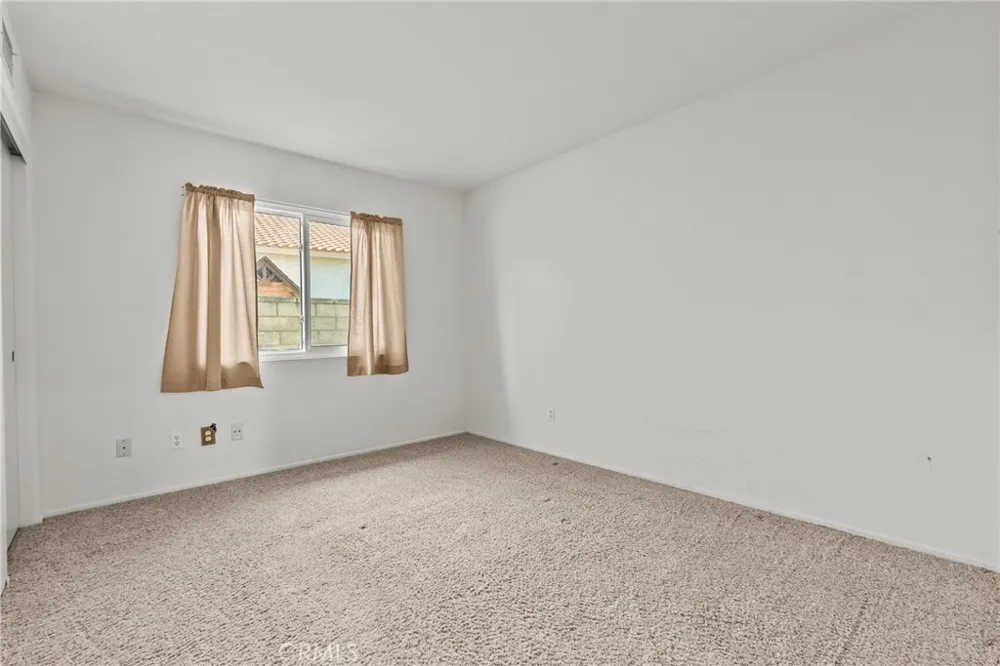 28712 Park Woodland Saugus, CA 91390