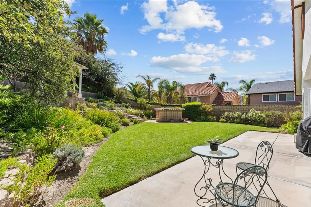 28712 Park Woodland Saugus, CA 91390