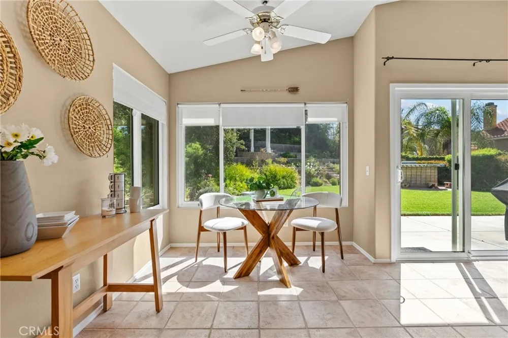 28712 Park Woodland Saugus, CA 91390