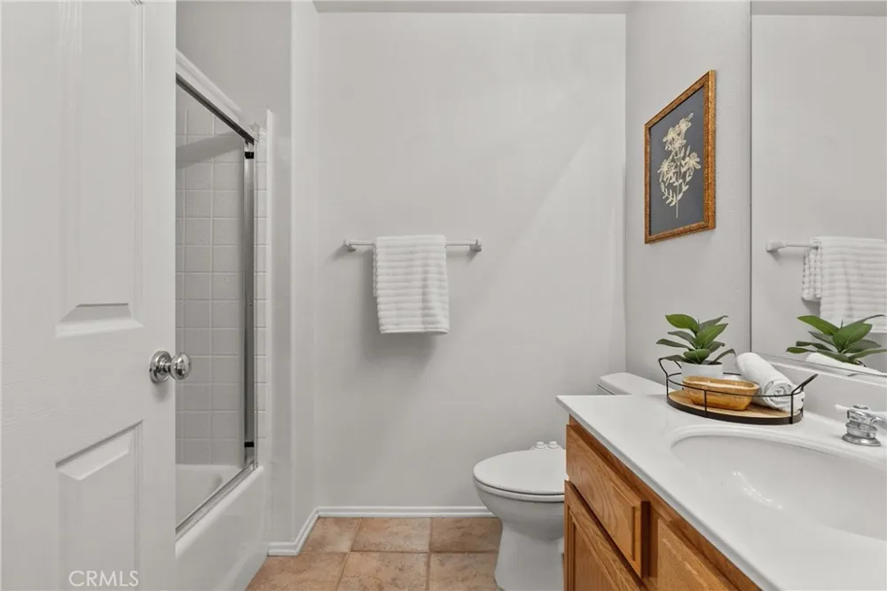 28712 Park Woodland Saugus, CA 91390