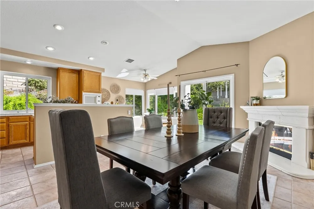 28712 Park Woodland Saugus, CA 91390