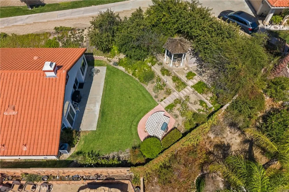 28712 Park Woodland Saugus, CA 91390