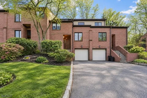 36 Andrea Dr