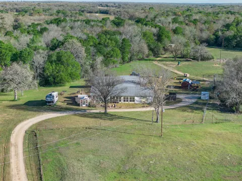 2313 E Us Highway 79