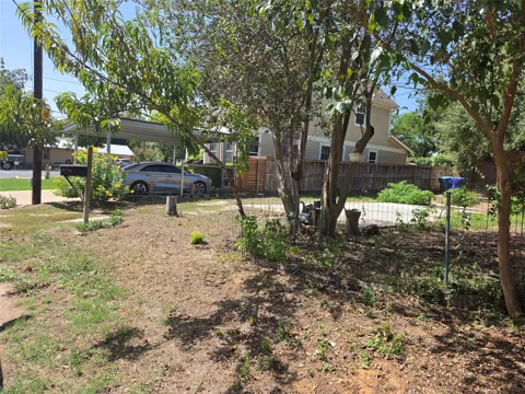 102 E Alamo Street
