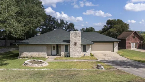 404 Hunt Lane