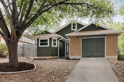 1003 Glen Oaks Court