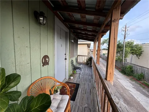 6207 Hidden Cove