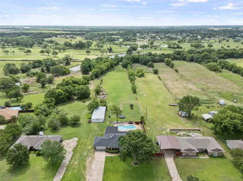116 Willow lake Lane