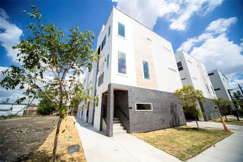 2804 Weisenberger Street #233