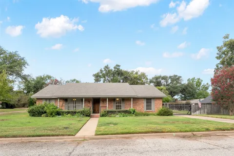 925 Bradley Drive