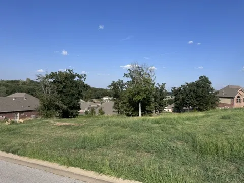 1525 Emily Circle