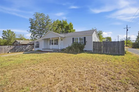 1326 Hickory