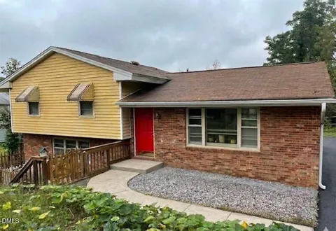 2201 Valiant Street