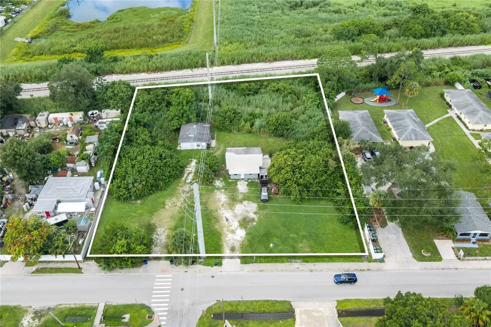 2305 MANGO AVENUE Sarasota, FL 34234