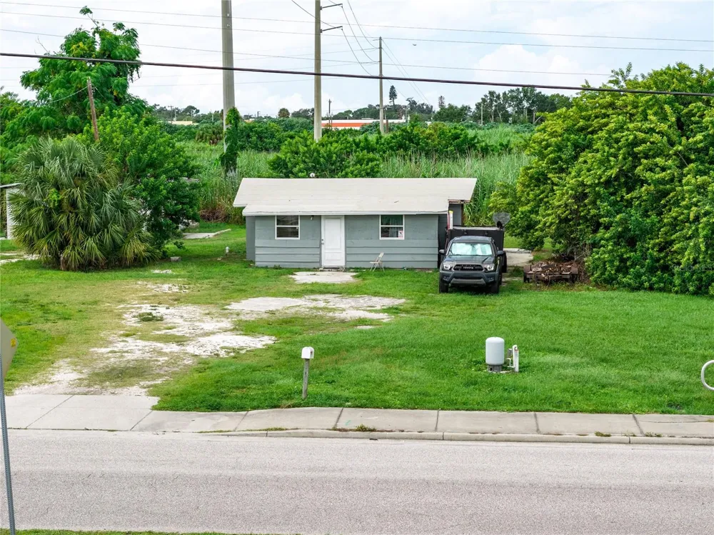 2305 MANGO AVENUE Sarasota, FL 34234