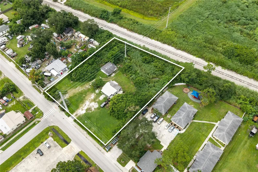 2305 MANGO AVENUE Sarasota, FL 34234