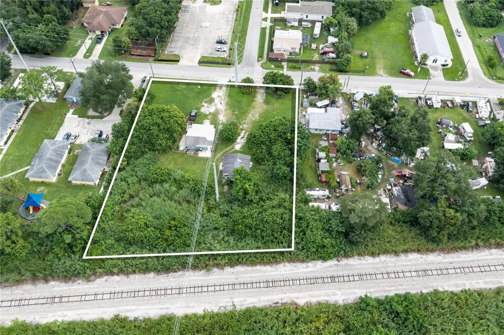 2305 MANGO AVENUE Sarasota, FL 34234
