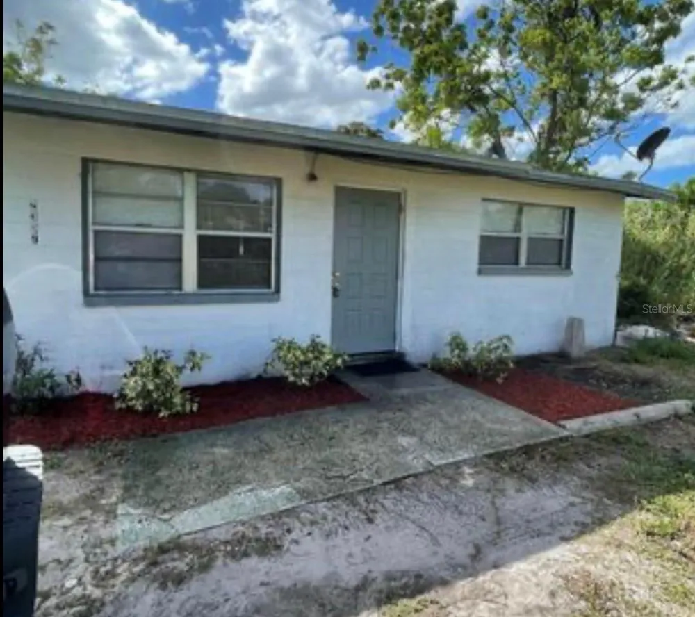 2305 MANGO AVENUE Sarasota, FL 34234